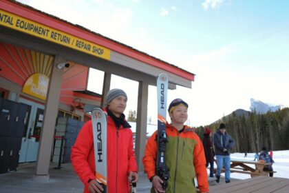 Memperkenalkan Orang Kanada Baru ke Olahraga Musim Dingin – Area Ski Nakiska